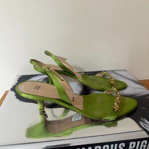 Vera Wang Kitten Heels